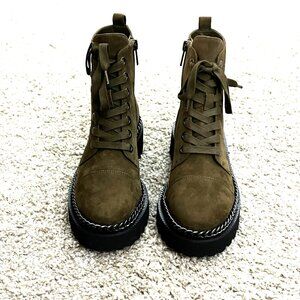 NIB Vince Camuto Mindita Chain Combat Boots Leather Size 7M Greek Olive Suede